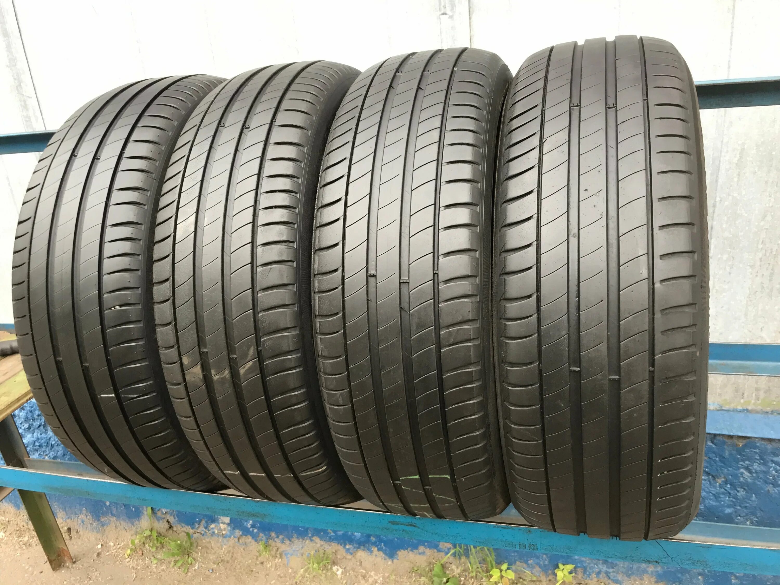 Купить резину 215 65 на авито. Michelin летняя резина 225/55/18. Мишлен 225 55 18. Шины Мишлен 225 55 18 лето. Мишлен 225 65 17.