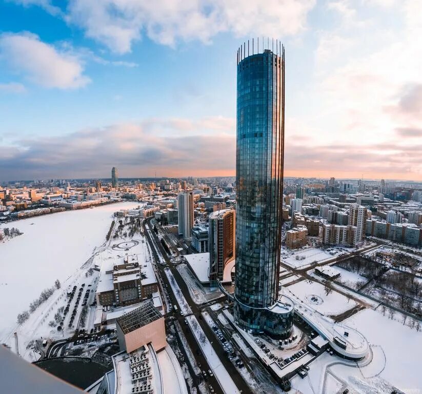 Высокое здание в екатеринбурге