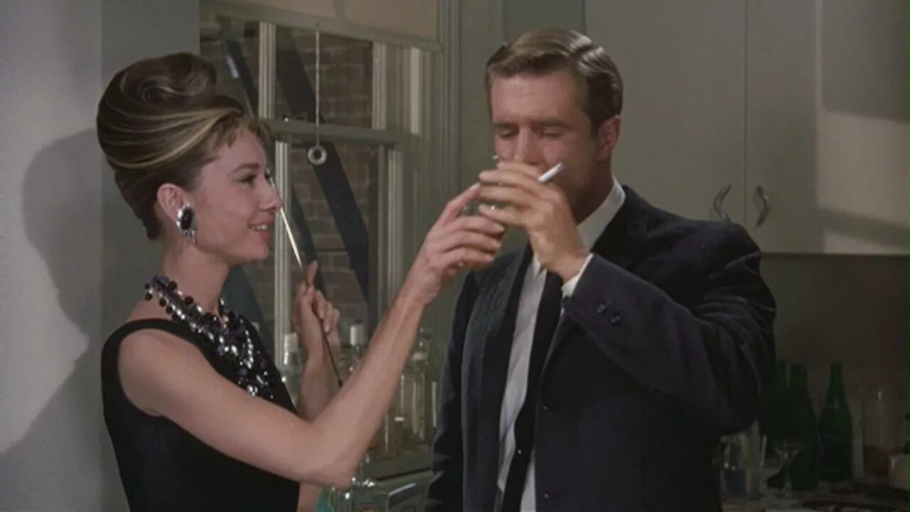 одри хепберн в фильме тиффани. завтрак у тиффани фильм кадры. холли голайтли завтрак у тиффани. капоте завтрак у тиффани. холли голайтли завтрак у тиффани.