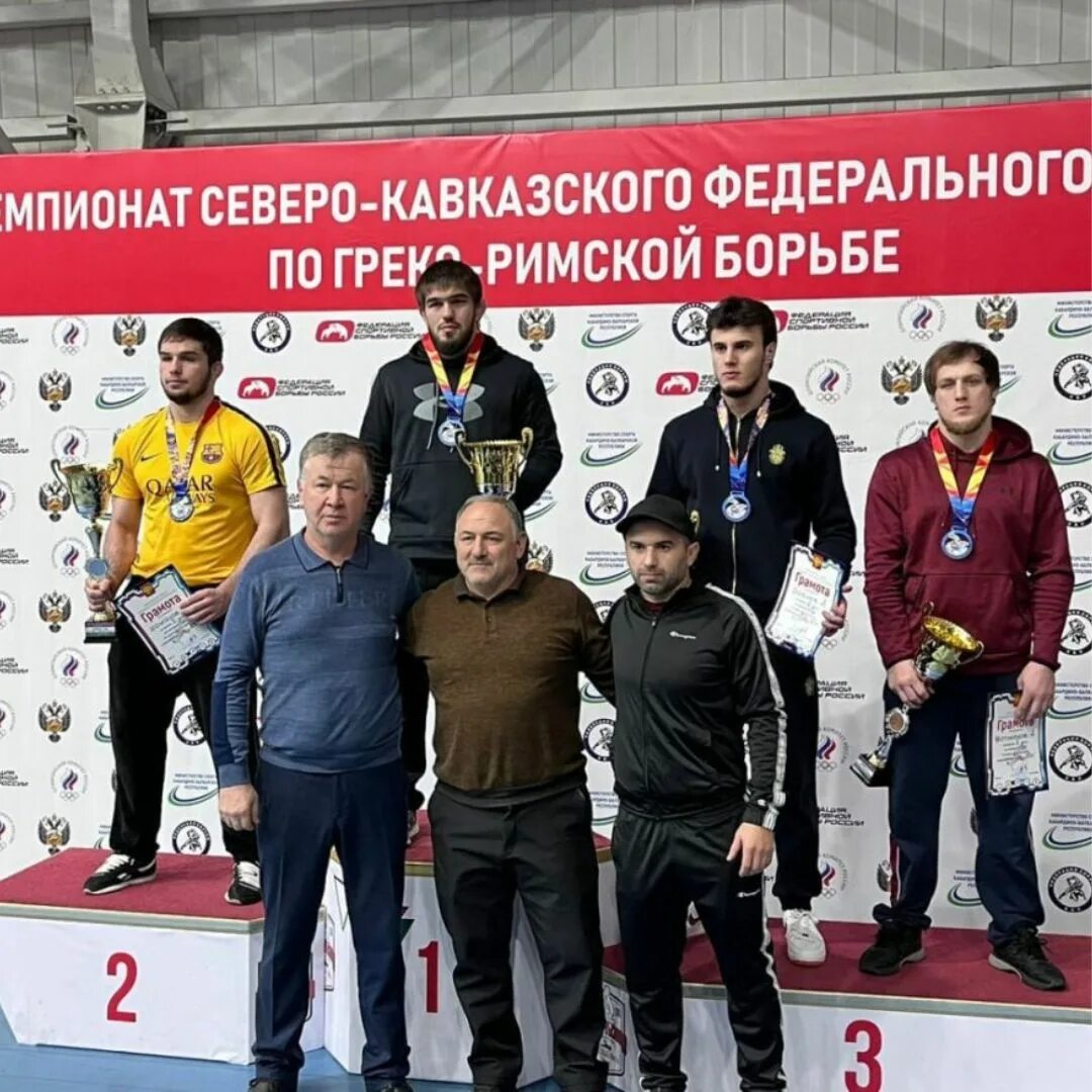 победитель. спортсмены борцы. первенство скфо по греко римской борьбе. первенство скфо по греко римской борьбе. чемпион мира по греко-римской борьбе.