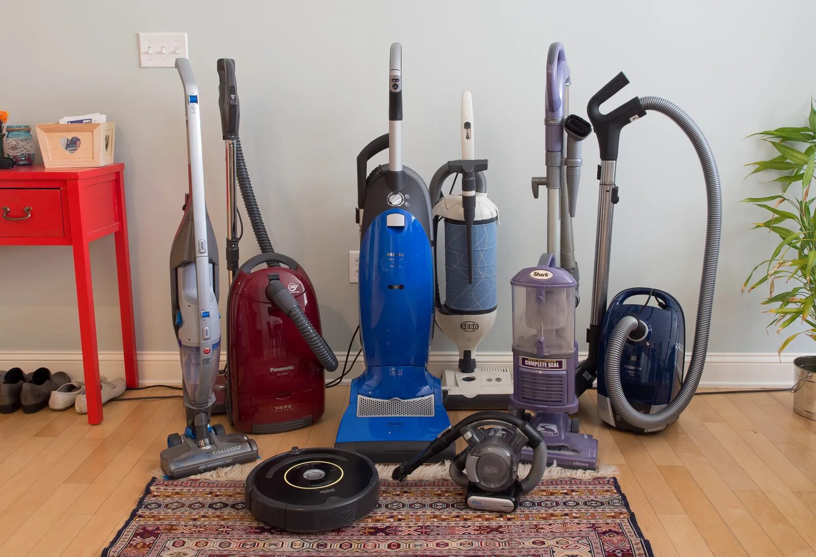 Vacuum clean ru. Пылесос. Пылесосы по мощности. Маленький пылесос. Мощность пылесоса для дома.