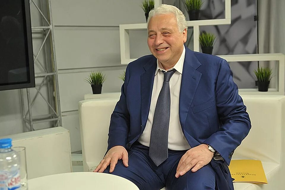 Сайт печатников. Печатников зам мэра москвы. руководитель емс леонид печатников. зам мэра по социальным вопросам. шайман леонид матвеевич европейский медицинский центр.