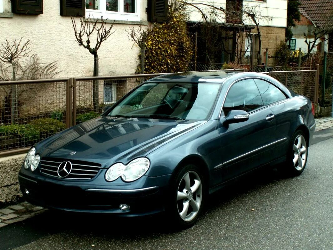 Куплю мерседес 2000. Mercedes-Benz w209. Mercedes Benz CLK w209. Mercedes-Benz CLK 270 CDI. Mercedes CLK 270.