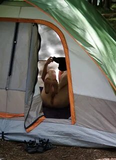 Голые девки в палатке (37 фото) 