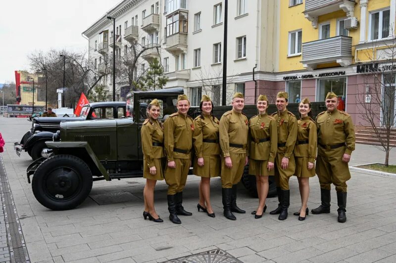 9 мая красноярский край. Красноярский край в годы Великой Отечественной войны. 9 Мая Красноярск мемориал Победы. Шкода 9 мая Красноярск. 30 Апреля до дня Победы.