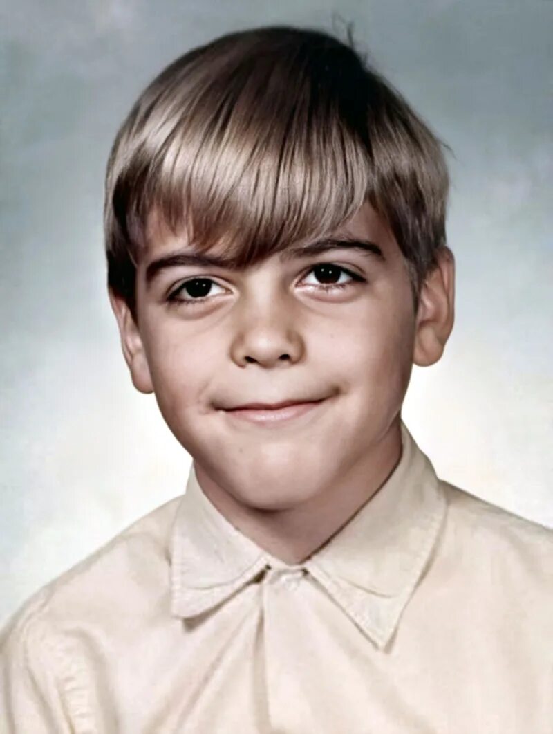 Молодой маленький. Джордж Клуни в детстве. Джордж кулунив детстве. Джорджа Мелони в детстве. Джордж Клуни в детстве фото.