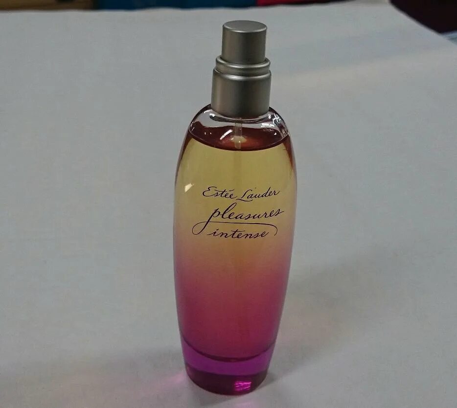 Эсте лаудер Плеже Интенс. Estee Lauder pleasures intense. Эсте лаудер духи pleasures intense. Духи Плежер Интенсити эстелаудр. Pleasures intense estee