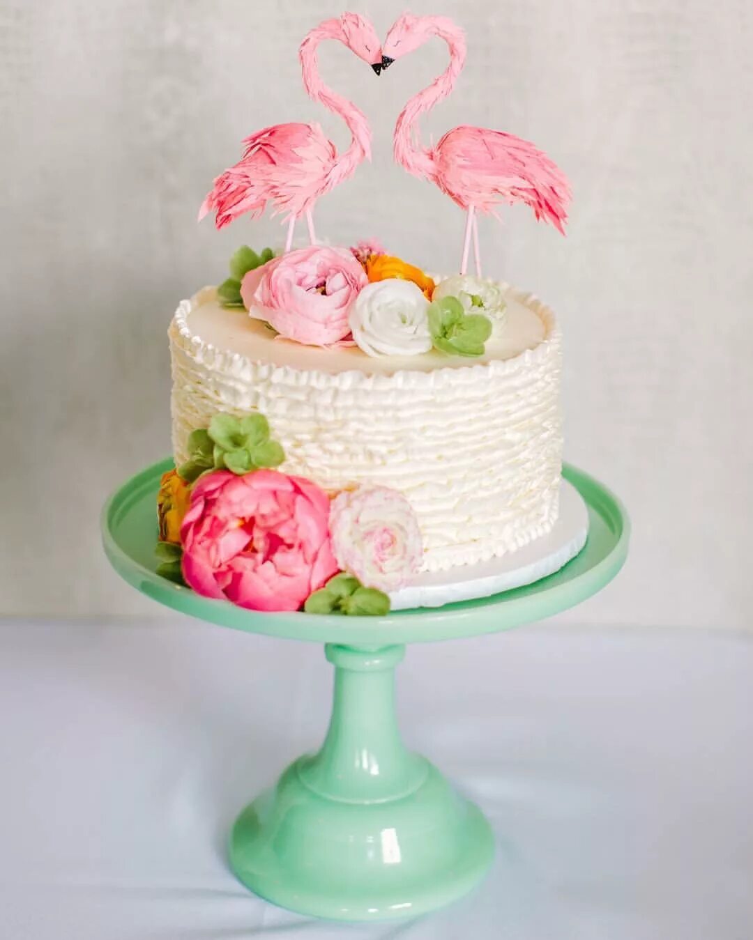 Торт фламинго. Торт розовый Фламинго. Свадебный торт с Фламинго. Торт с Фламинго для девочки. Украшения для торта Фламинго.