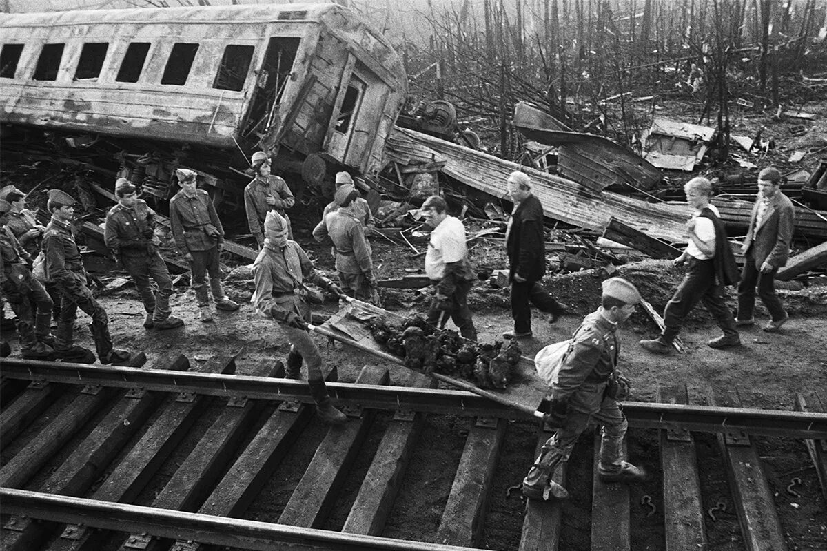 10 июня 1989. Катастрофа аша улу-теляк 1989. 10 июня 1989. Катастрофа аша улу-теляк 1989. Новосибирск-адлер катастрофа 1989.