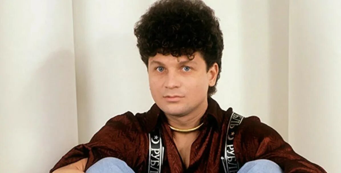 авраам руссо сейчас. певец сергей лазарев. певцы вошли собственно они оказались. энрике иглесиас сейчас 2022. стас пьеха с короткой стрижкой.