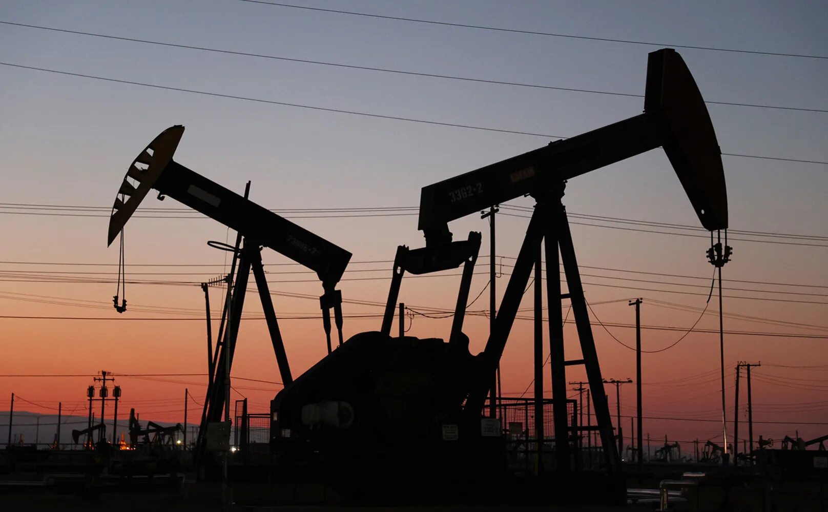 Месторождения нефти. Главная нефтяная. Новый уренгой нефтегазовая столица?. Добыча нефти и газа. Добыча нефти.