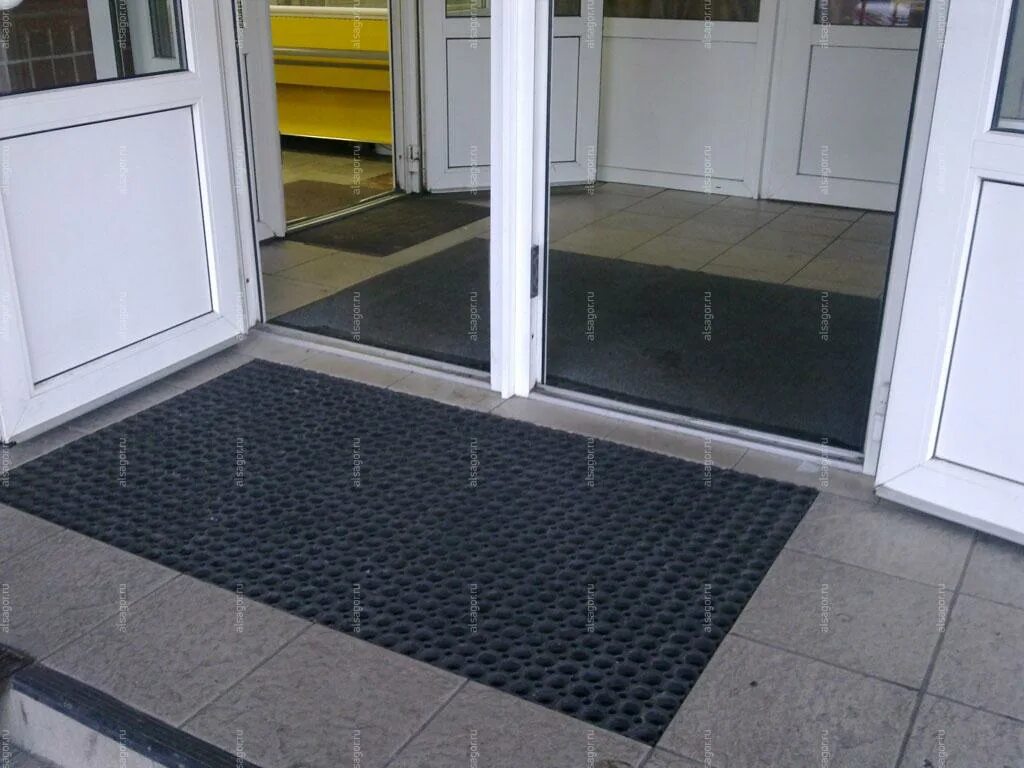 полы на входе в дом. полы на входе в дом. придверная решетка gidrolica step pro 1000x1600x30. теплоизоляция пола керамзитом. веранда из паллет.