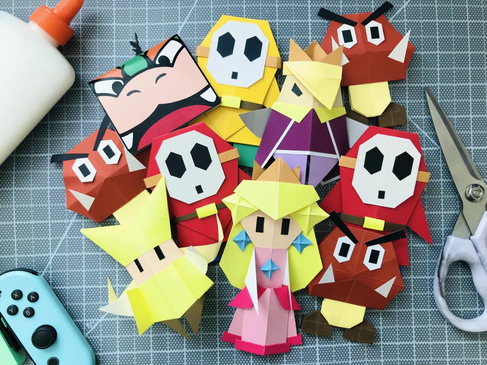 Paper mario origami. Бумажные персонажи. Бумажный Марио. Марио оригами. Оригами paper Mario.