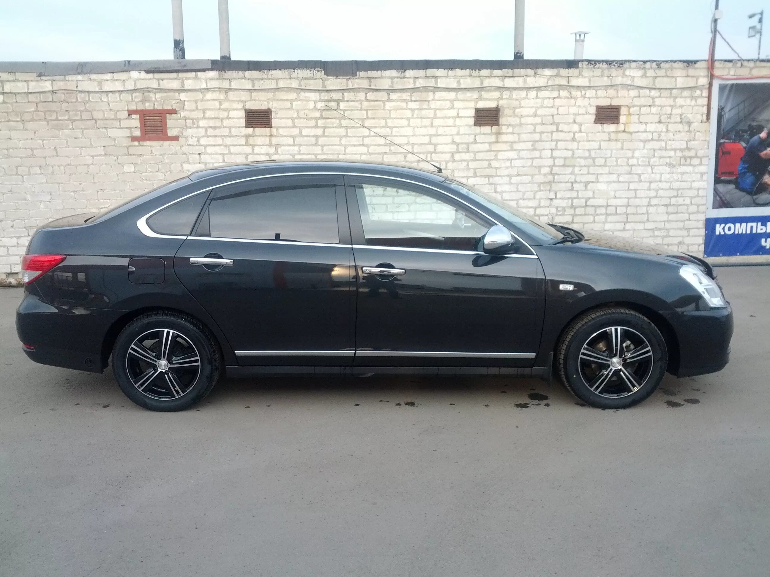 Nissan Almera g15 на литье. Ниссан Альмера на литье g15. Nissan Almera g15 r16. Nissan Almera на 17 дисках.