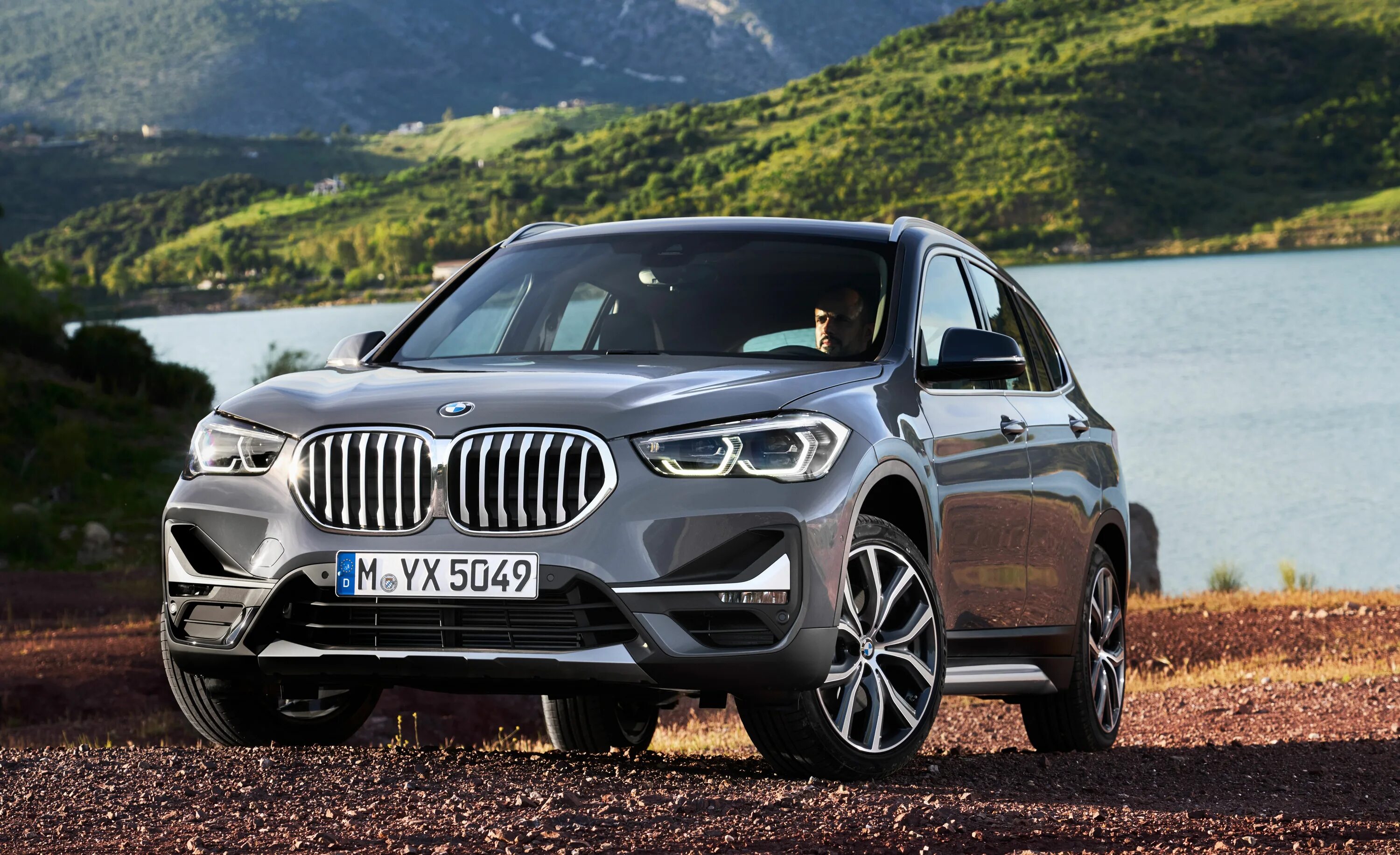 Новый х 8. Новый BMW x1 2021. БМВ х1 2022. БМВ х1 2023. Новый БМВ х1 2022.