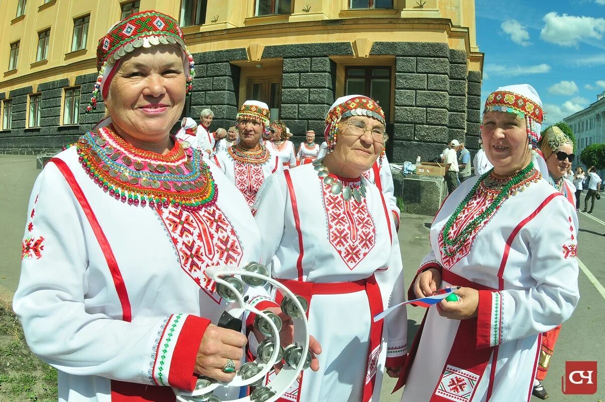 Сколько людей живет в чебоксарах. Люди живущие в Чебоксарах. Чебоксары какой народ. Какая нация живет в Чебоксарах. Какая нация в Чебоксарах.