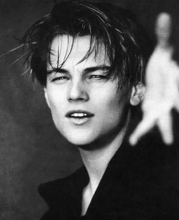 Young leonardo dicaprio. Леонардо ди Каприо в молодости. Леонардо ди Каприо молодой. Леонардо ДИКАПРИО В молодости. Леонардо декабр ио молодой.