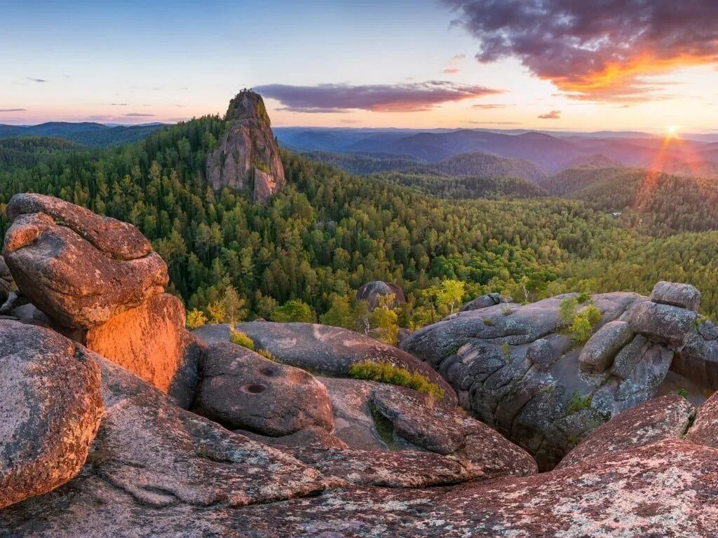 В каком искать краю. Нац парк столбы в Красноярске. Природный заповедник «столбы». Красноярский край. Природный парк столбы Красноярск. Заповедник Красноярска заповедник столбы.