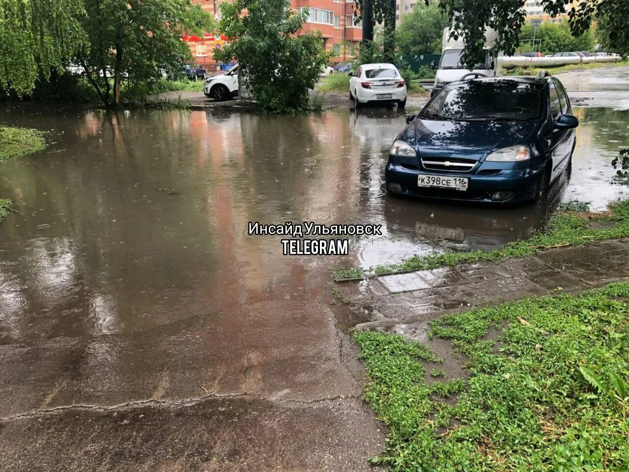 Ливень. Сильный ливень. Улицы после дождя. Ульяновск дождь.