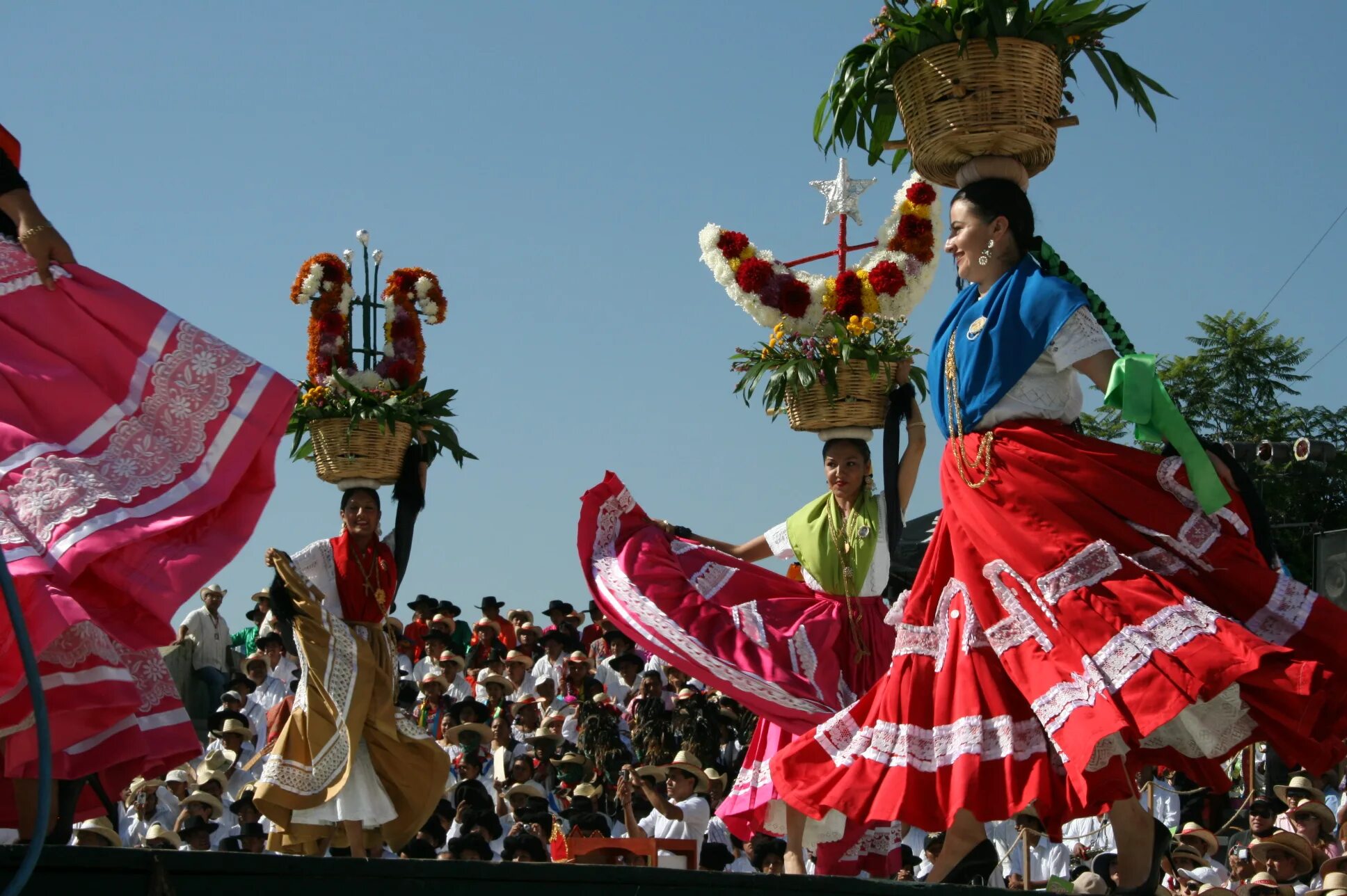 Гелагеца в Мексике. Фестиваль Guelaguetza. Коренные народы Мексики. Пейзажи народов Мексики.