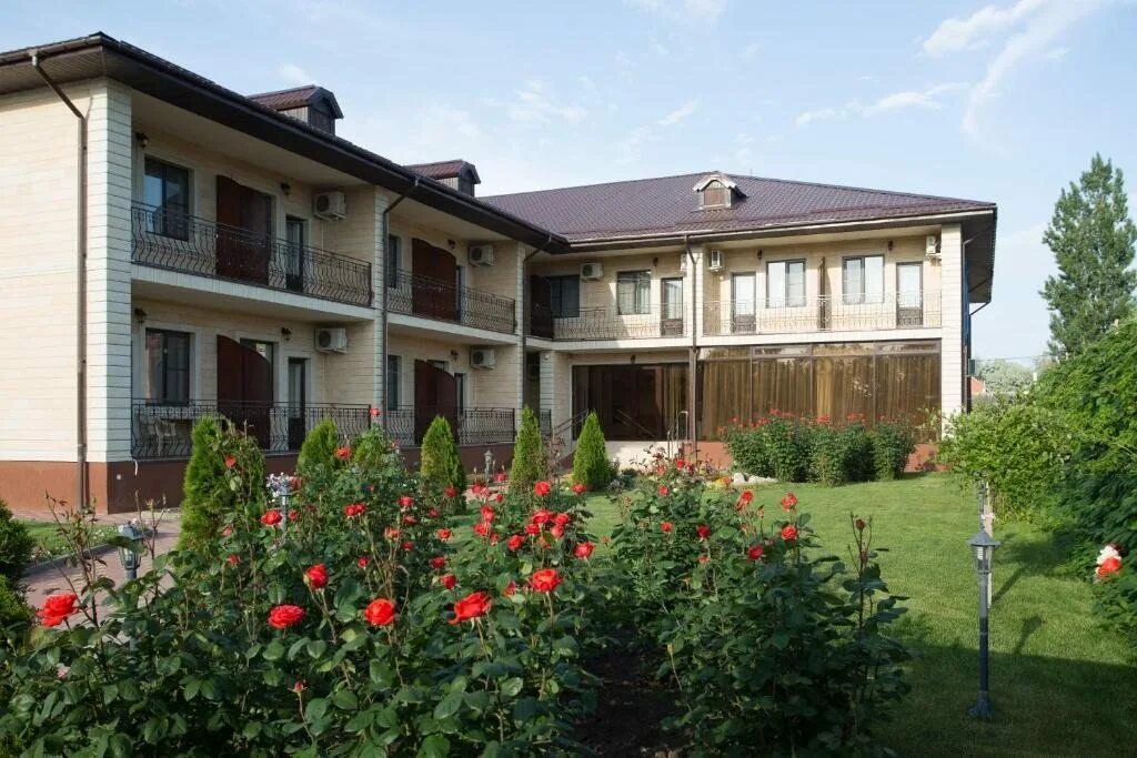 Кубань голубицкая. Кубань голубицкая. Кубань голубицкая. Курортная 35 голубицкая. Гостевой дом терем голубицкая.