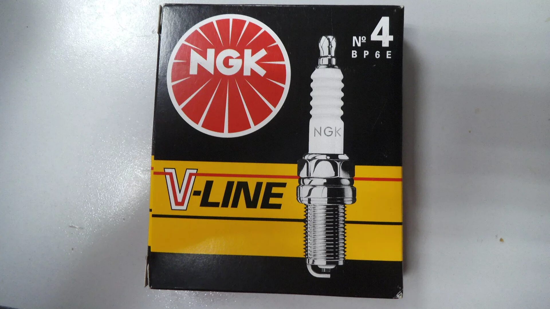 Свечи ngk line. NGK V-line 4. NGK №4 bp6e. NGK bp6e v-line 4. Свечи 2526 NGK V line.