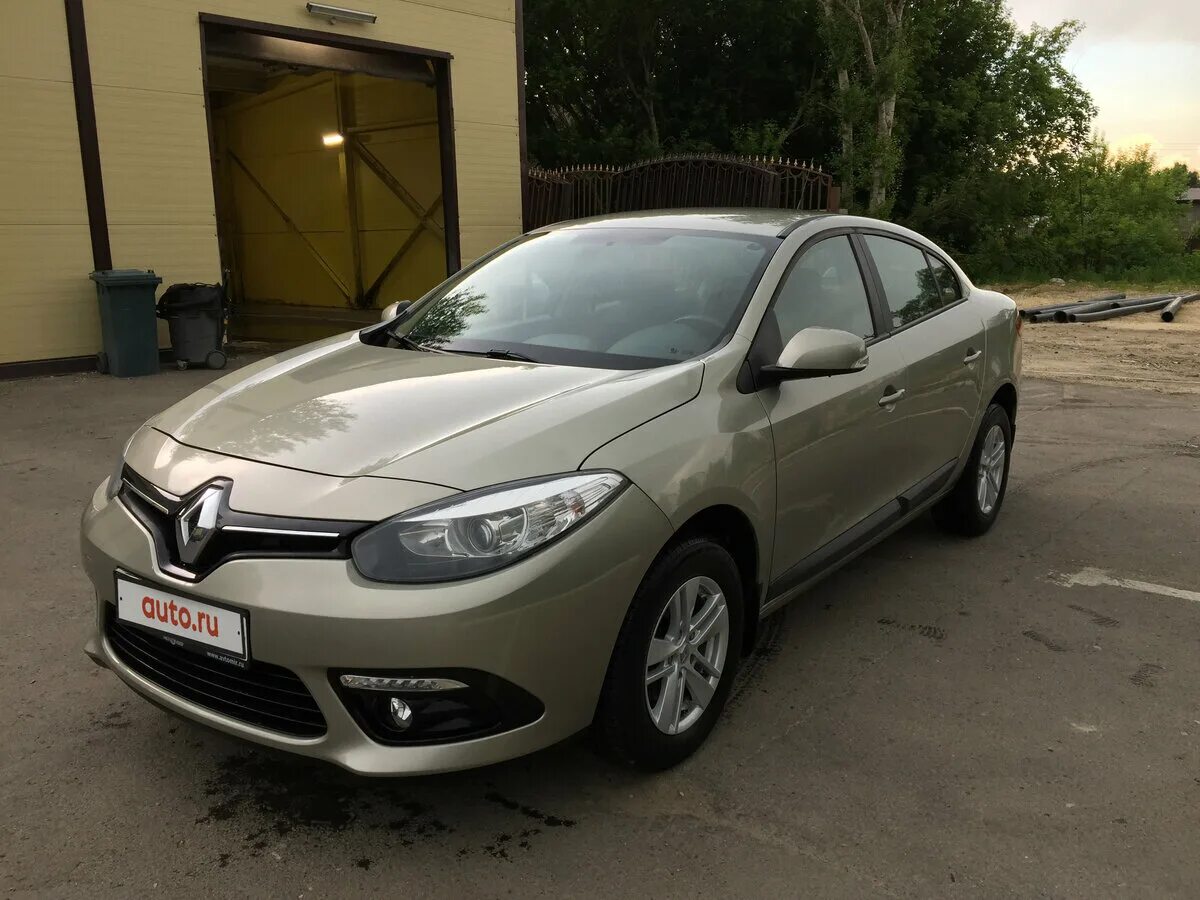 Renault fluence 1.6. Renault Fluence 1.6 МТ. Рено Флюенс 2014. Renault Fluence i Рестайлинг 2014. Renault Fluence 1.6 МТ, 2014.