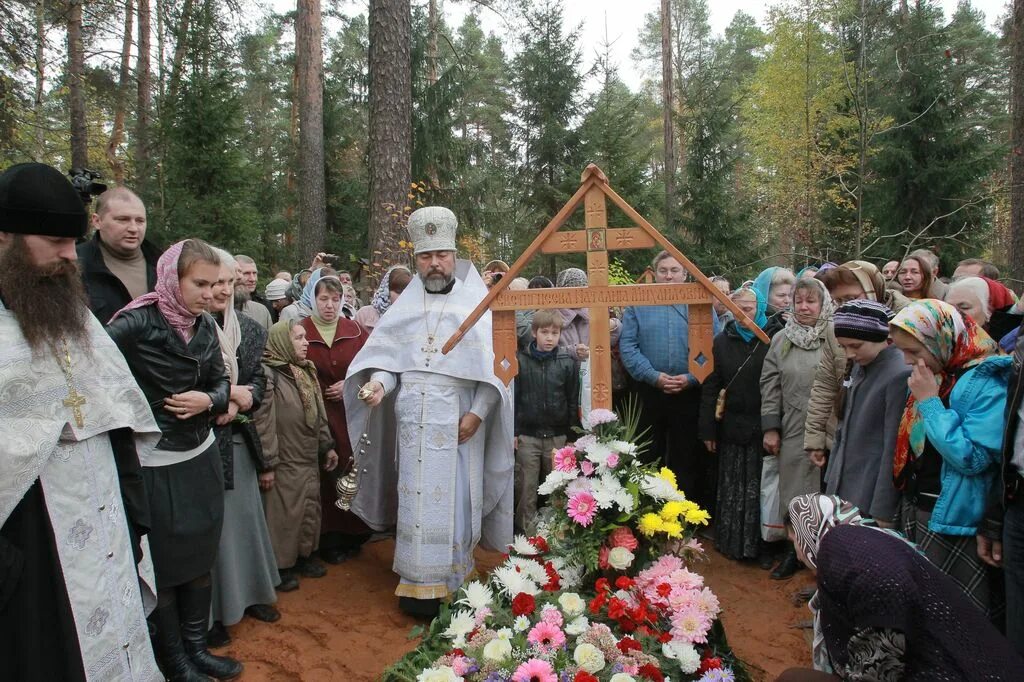 наталья вырицкая старица. серафим вырицкий могила. блаженная старица наталия вырицкая. вырицкие блаженные. матушка наталья вырицкая.