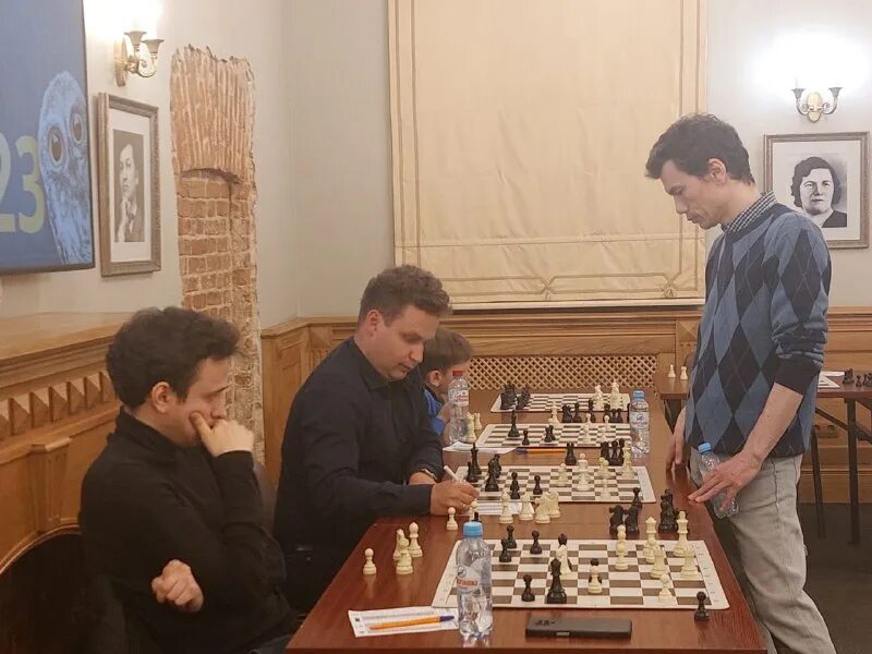 стамма шахматист задачи. ничья рисунок. ботвинник смыслов. расстановка шахматных фигур на шахматной доске. шахматные задачи выигрыш ферзя.