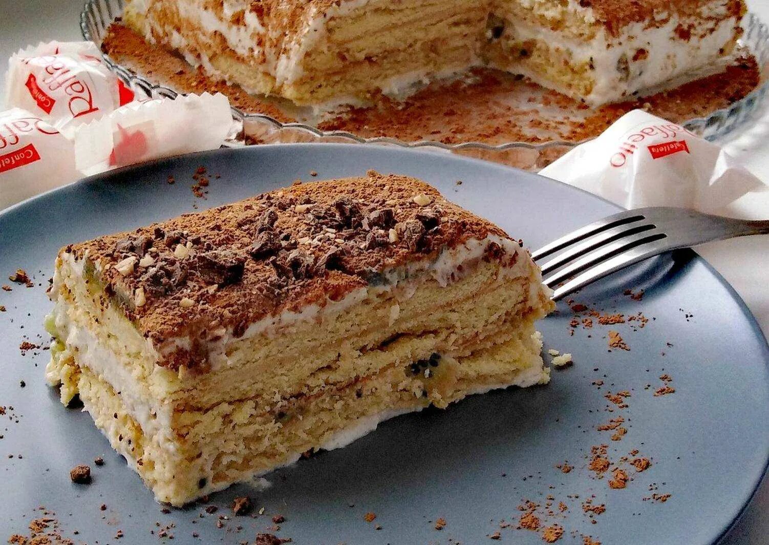 Тортик из печенья без выпечки. Тортик с печеньем без выпечки. Торт из печенья и творога. Торт с печеньем и творогом без выпечки. Торт из печенья рецепт крема