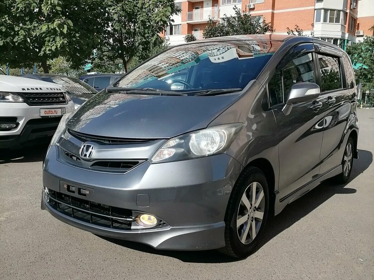 Honda freed 1. Honda freed 1. Хонда фрид белый перламутр. Honda freed spike 2014. 5 cvt.