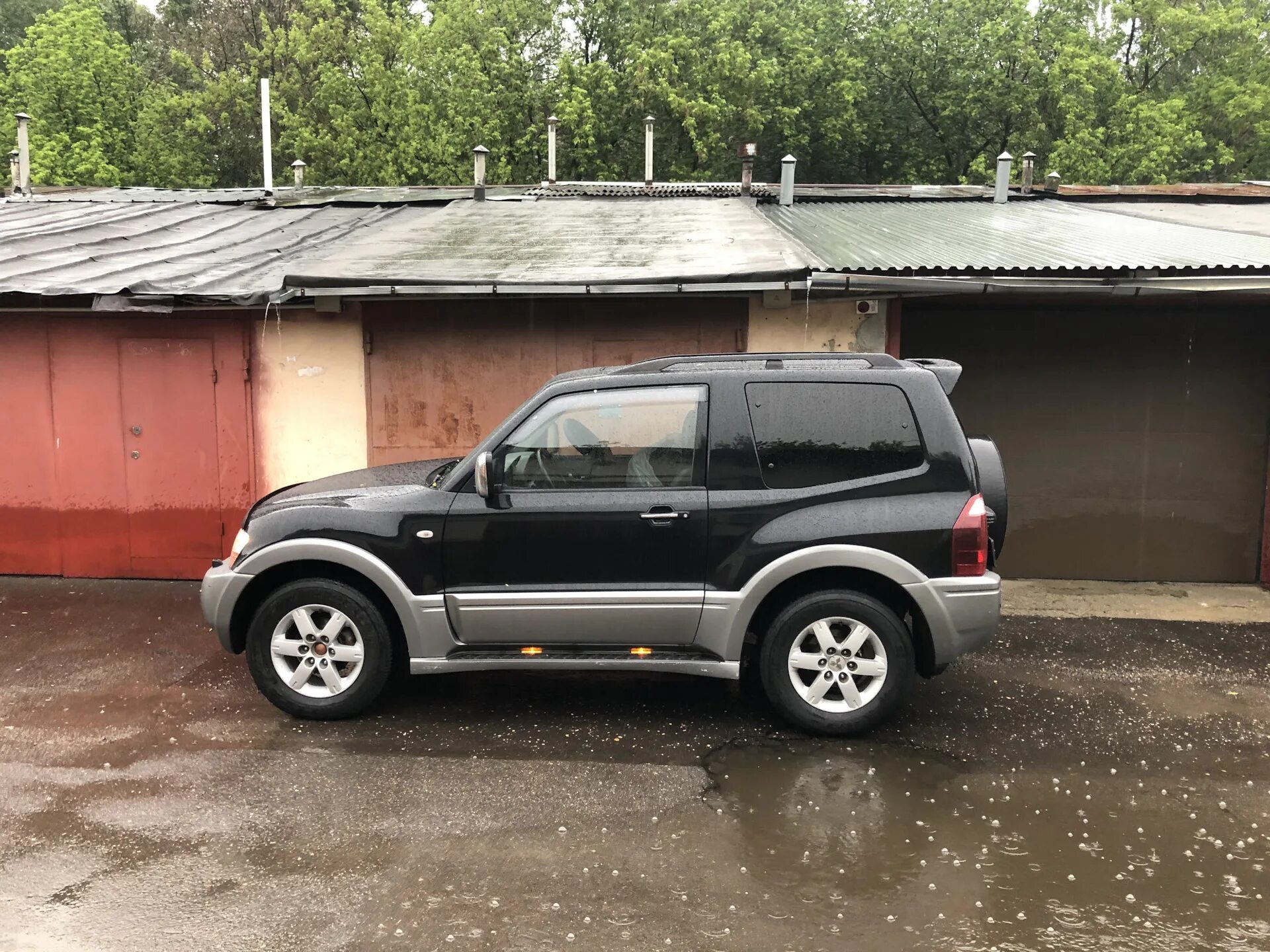 Mitsubishi Pajero 3 колеса. V83w Mitsubishi Pajero,. Мицубиси Паджеро 3.5 GDI. Мицубиси Паджеро Сегун.