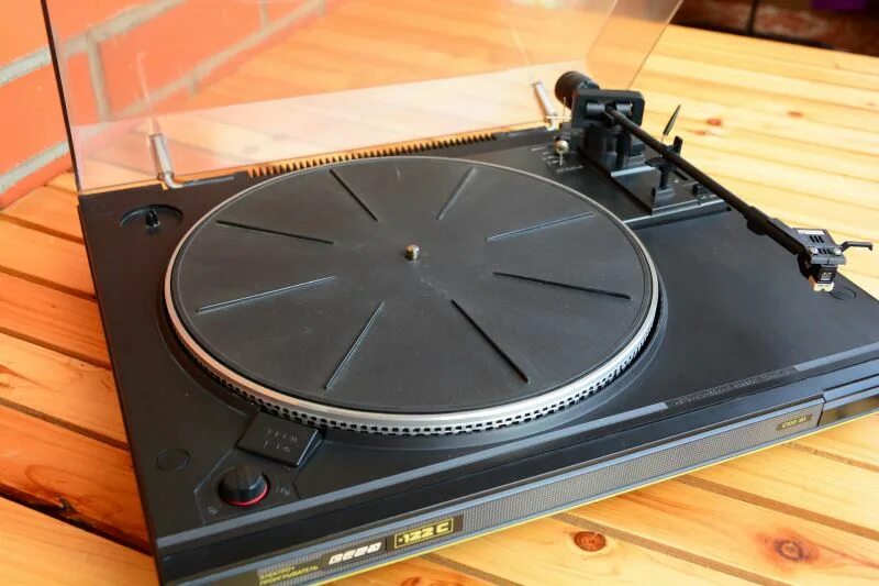 Электропроигрыватель вега 106 стерео. Проигрыватель вега 110 стерео. Проигрыватель виниловых пластинок вега 122. Электропроигрыватель вега эп-110. Vega проигрыватель 110 виниловый.