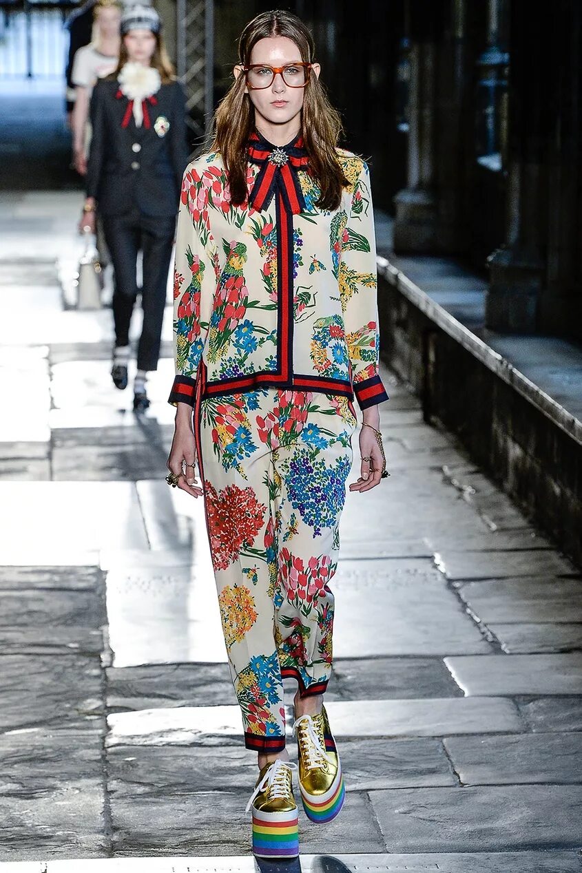 Мода 2017 для женщин. Гуччи collection fashion. gucci 2017. коллекция gucci 2022. коллекция гуччи 2017.