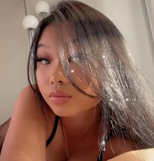 Download Lilly Wu 🧸 ✨ (lillywuxo) 32 Videos and 69 Photos.