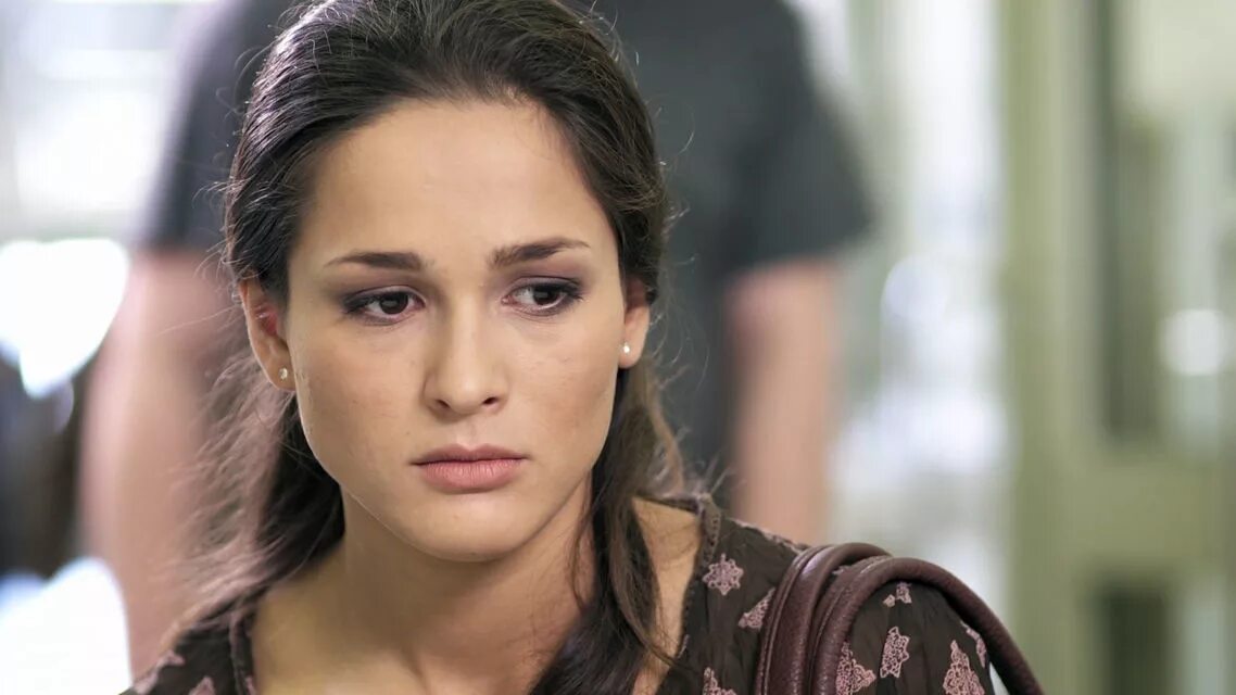 Саера сафари актриса. Сайёра сафарова. Актриса гюльчатай саера сафари. Птичка. Саера сафари.