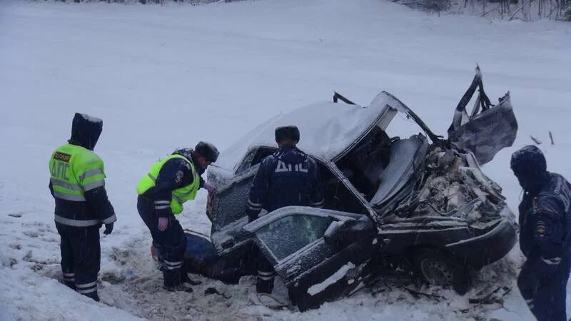 ДТП Вологда Медвежьегорск вчера. ДТП Вологда Медвежьегорск. ДТП В Медвежьегорске вчера. 23 декабря 2014 г