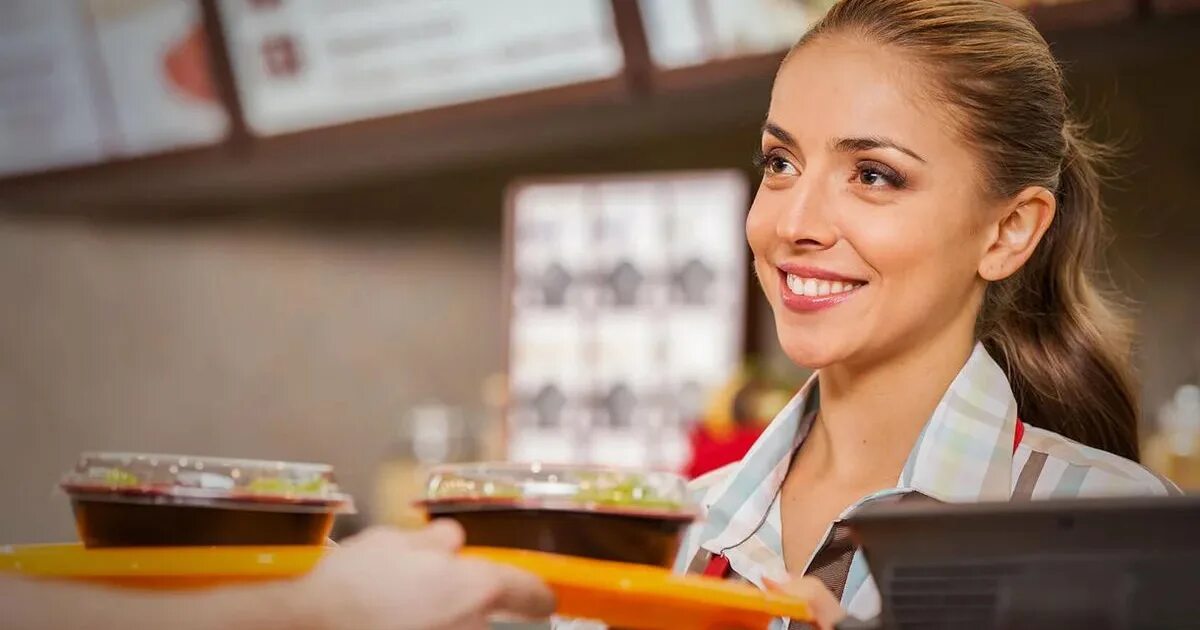 Теремок кафе сотрудники. Кассир вднх. Микромаркеты самообслуживания. Продавец в пекарню. Официант.