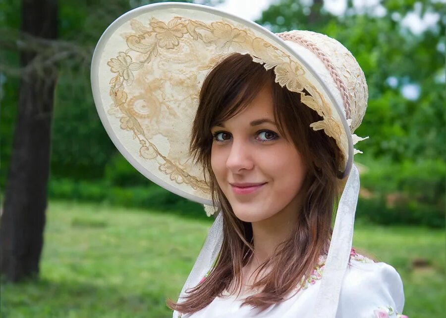Красивые девушки из деревни. Тургеневские шляпки. Гузель касимова казань. Ищу барышню. Фотосессия барышня.