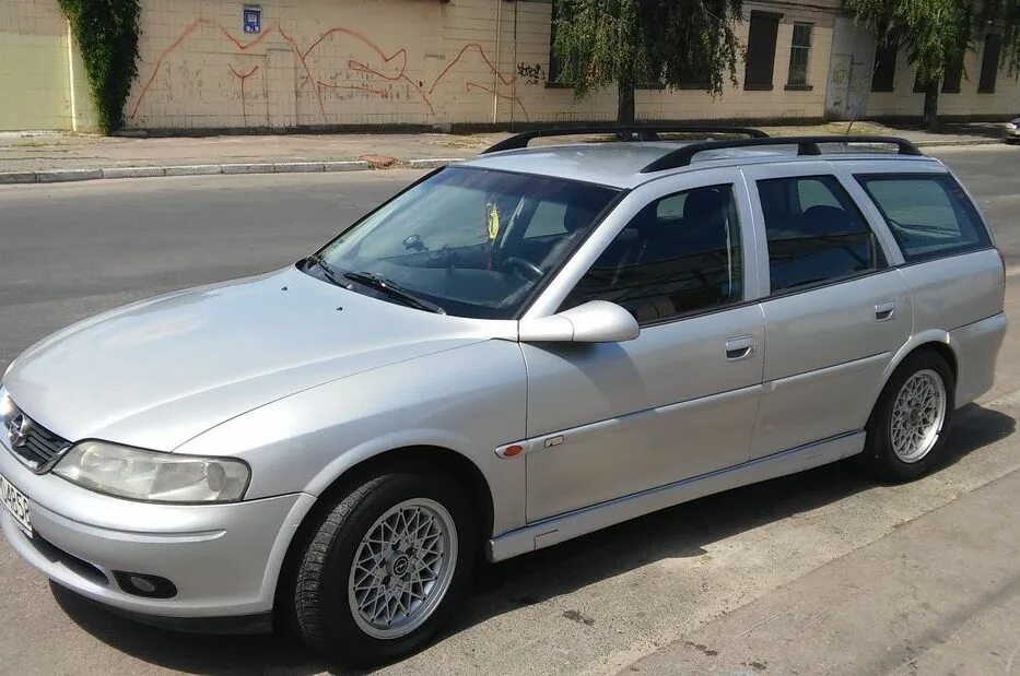 Opel Vectra 2001 универсал. Opel Vectra b 2001 универсал. Опель Вектра б универсал 2001. Opel Vectra b 2,2 универсал 2001.