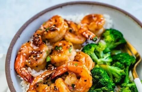 Креветки с чесноком и зеленью