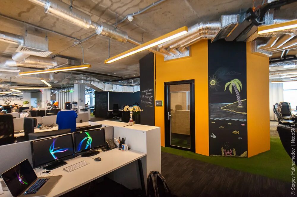 киви логотип. киви банк. офис компании qiwi. филиал киви. киви кошелек обложка.