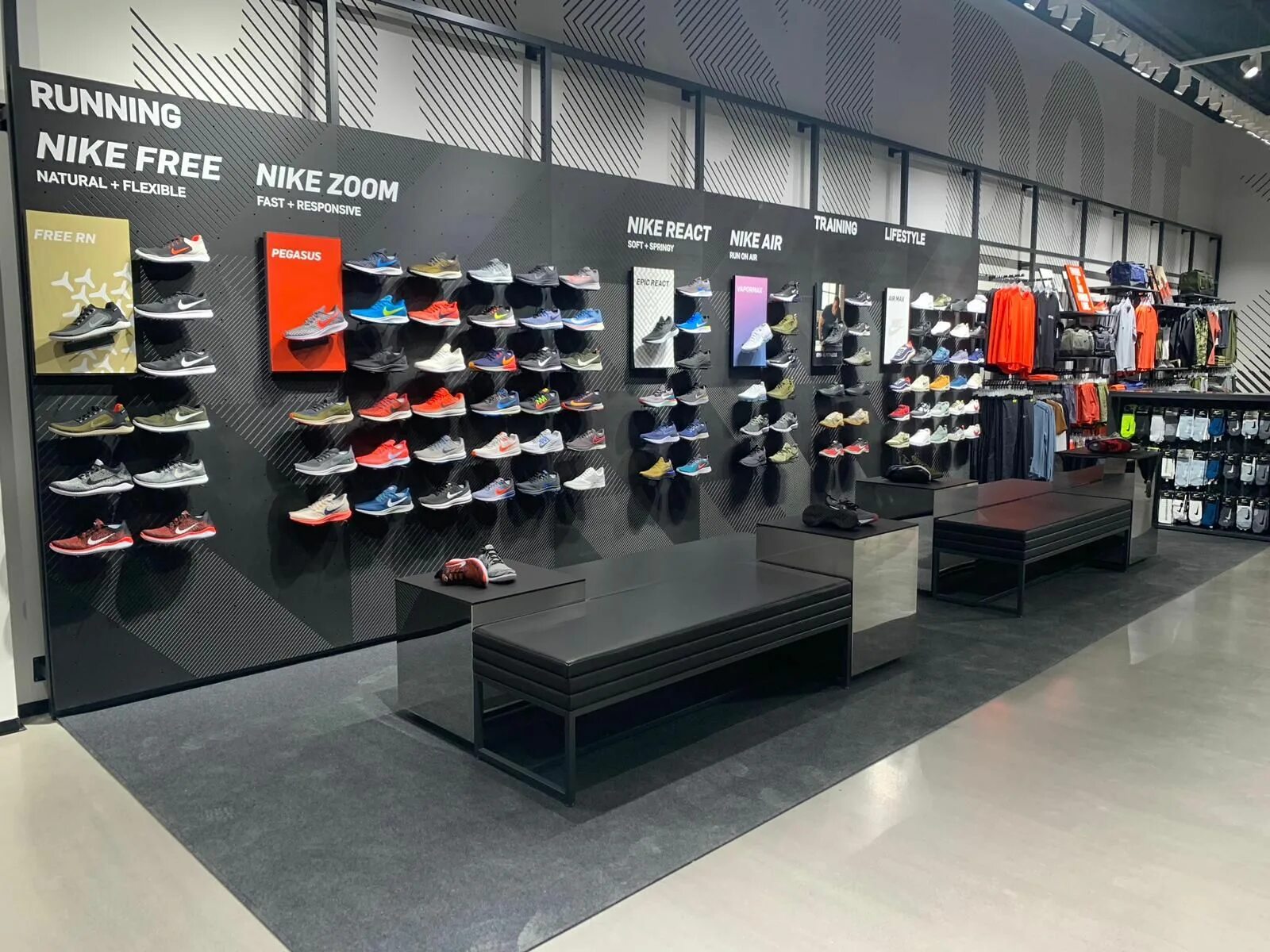 Найк где магазины. Nike Mağazasi. Nike Shoes Store. Nike Magazin Turkiya. Nike Retail LLC.