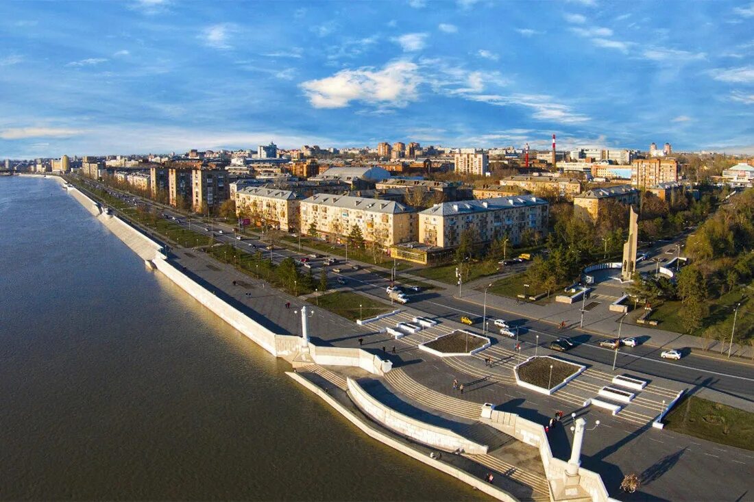 Омский академический театр драмы достопримечательности омска. Омск столица сибири. Омск соборная площадь 1996. Омск соборная площадь (омск). Соборная площадь омск.