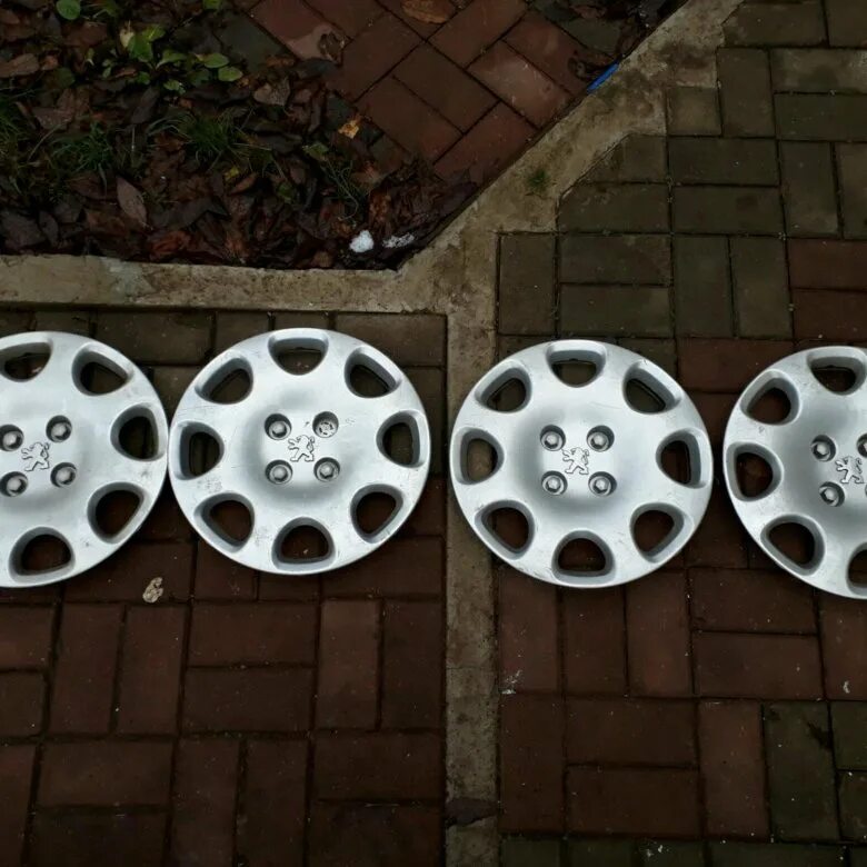 оригинальные колпаки пежо. пежо 206 оригинальные колпаки. колпаки на пежо 16 радиус. колпаки peugeot r16 оригинал. колпаки на колеса r16 peugeot.