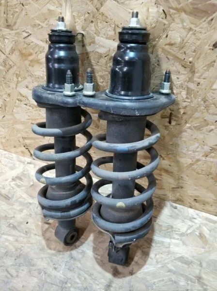 Задние амортизаторы хонда срв 2012. Задняя стойка хонда срв 4. Стойка амортизатора передняя хонда срв 2. Передние стойки хонда срв 4. Передние стойки хонда срв 4.