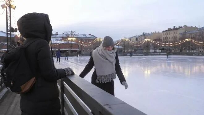 Ездила в питер. Каток на Неве в Питере. Каток в Санкт-Петербурге 2021. Каток Скандинавия СПБ. Каток в Питере 2021.