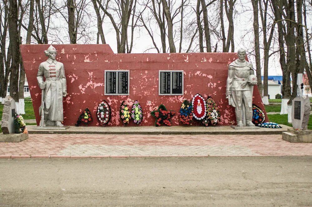 Станицы варениковская крымского района краснодарского края. Достопримечательности станицы Варениковской. Ст Варениковская парк. Парк в станице Варениковской. Достопримечательности ст Варениковской.