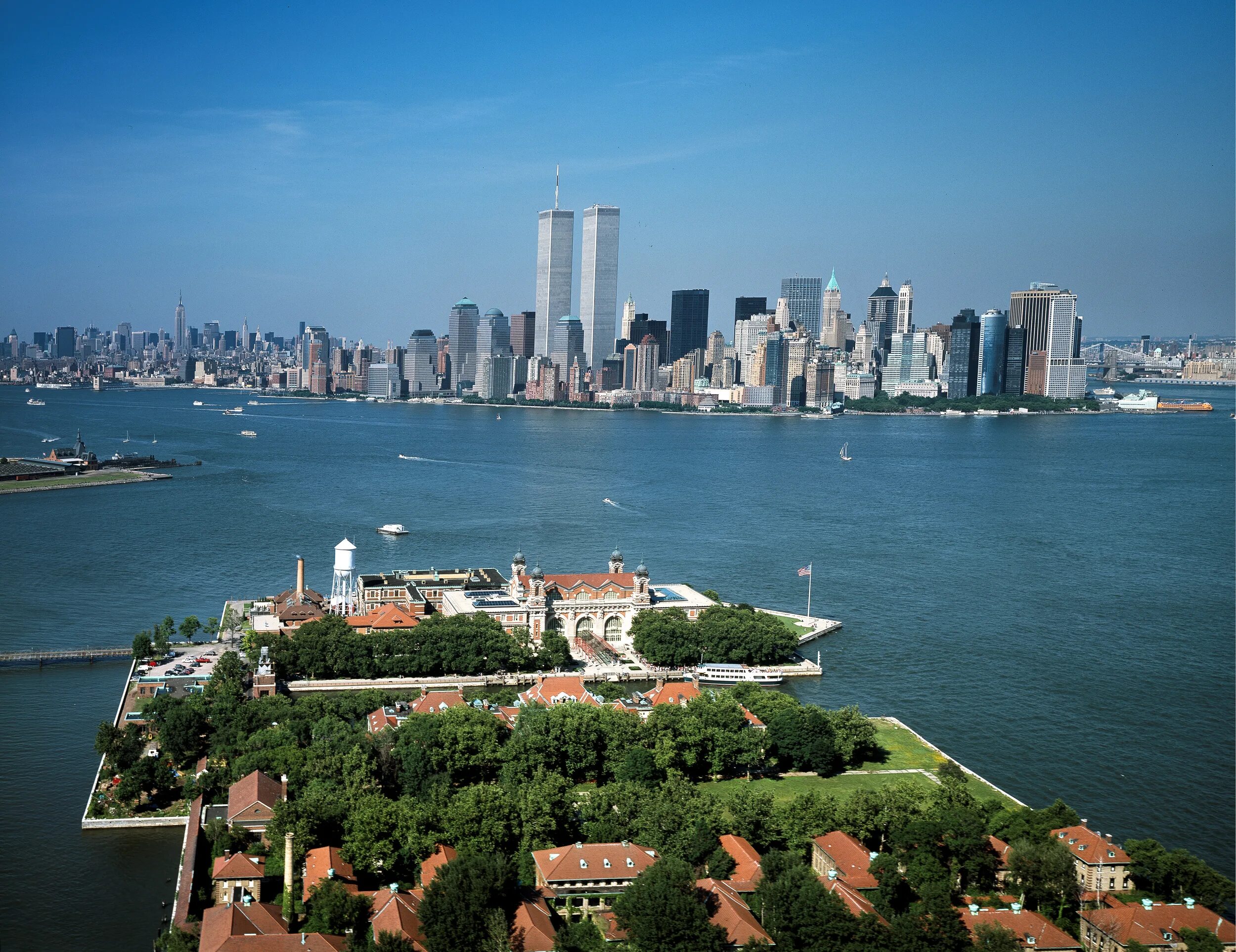 Остров Эллис Нью Йорк. Ellis Island в Нью Йорке. Устричный остров Нью-Йорк. Башни Близнецы в Нью-Йорке.