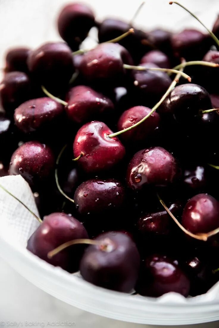 Черешня черная. Фаворит вишня. Fresh Sweet Cherry. Бурбон с черешней.